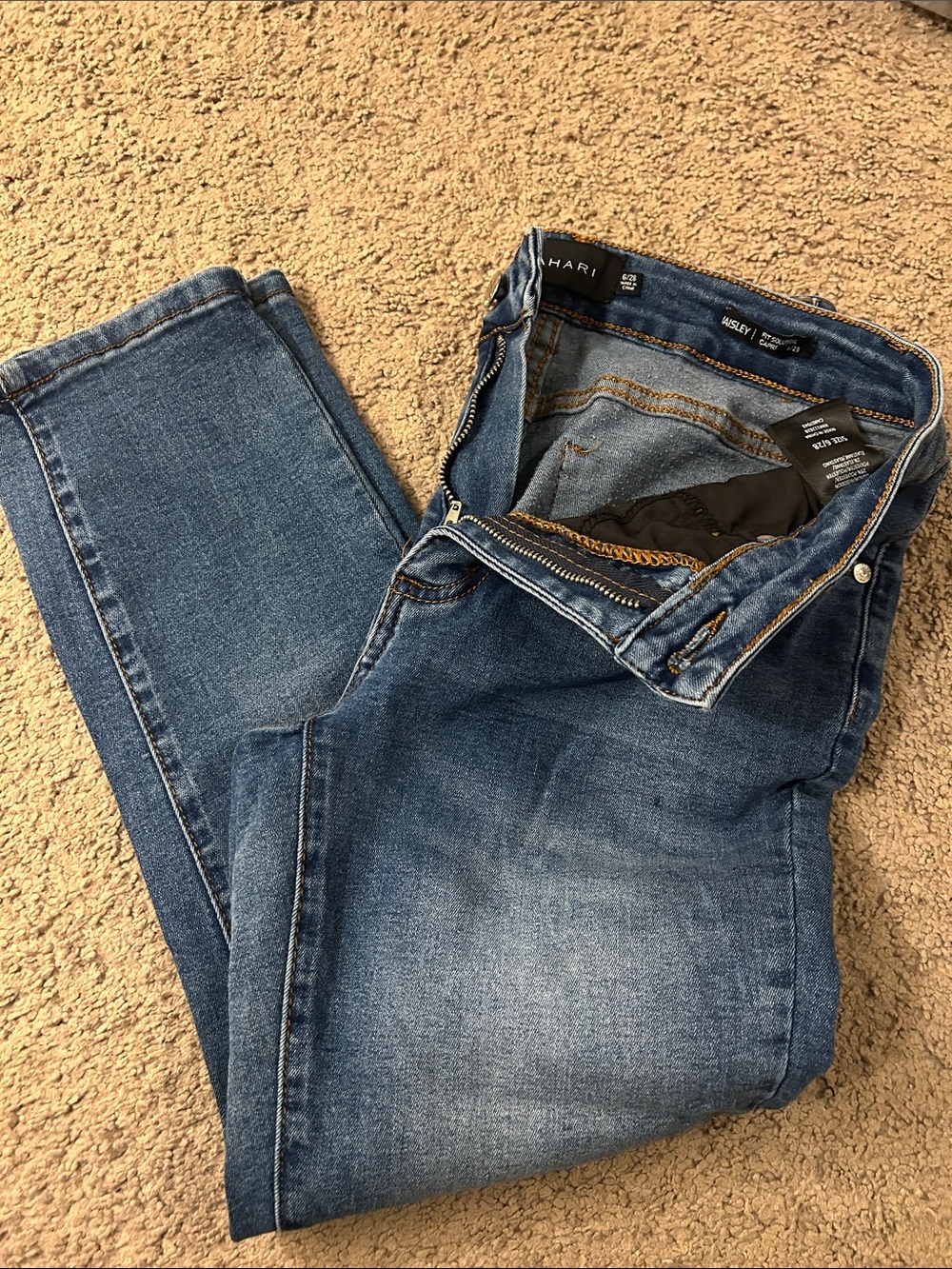 Tahari Medium Blue Cropped Ankle Jeans